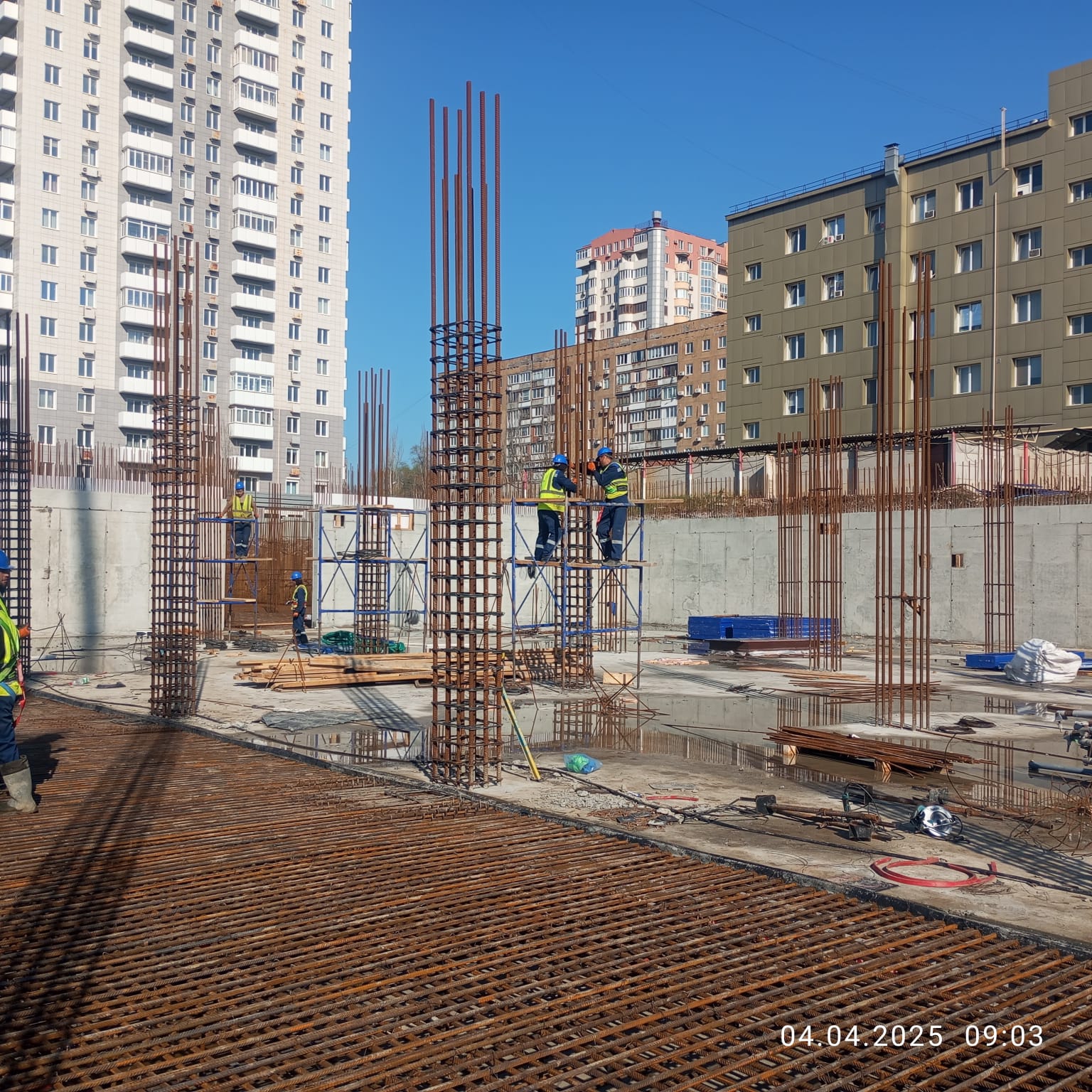 апрель 2025